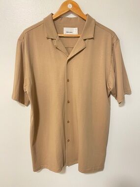 Common Market Men's short sleeves Button Up Tan Shirt casual golf office shirt